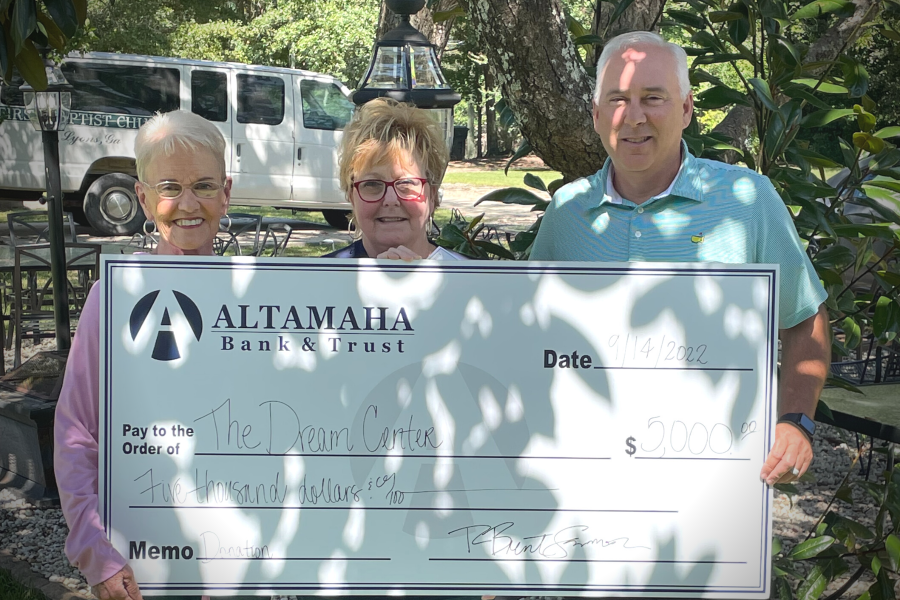 Altamaha Bank and Trust donates to Local Organizations for National Recovery Month