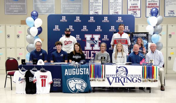 VHA Student Athletes Sign Letters of Intent for Scholarships 